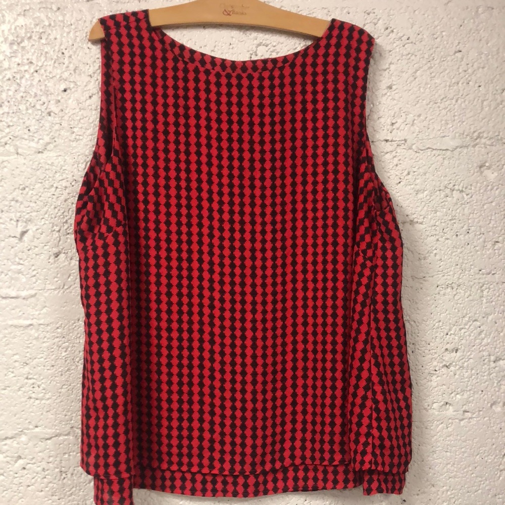 1X JOAN RIVERS Red/black sleeveless top
